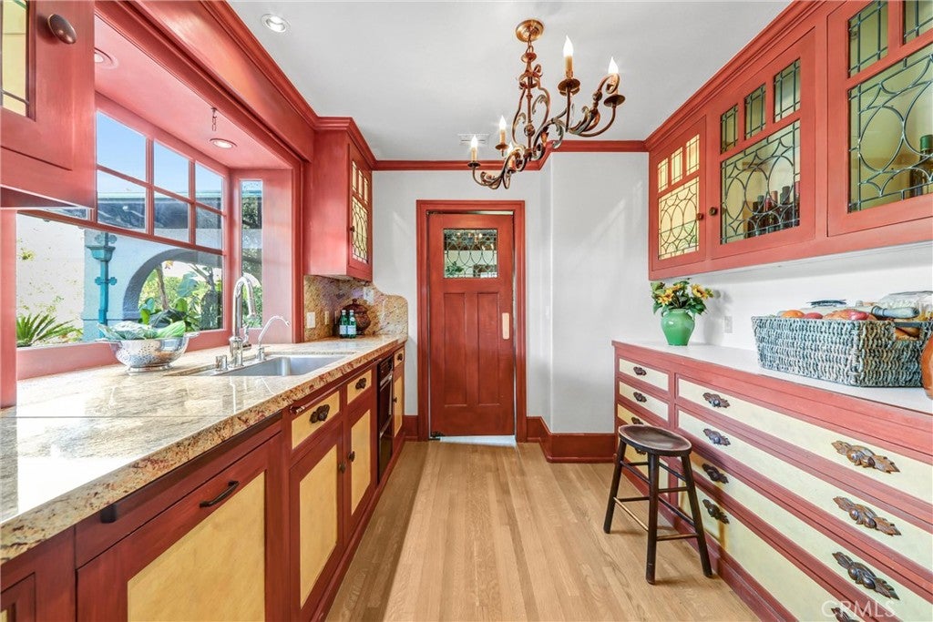 Pasadena, California, 91106, United States, 8 Bedrooms Bedrooms, ,10 BathroomsBathrooms,Residential,Active,1996260