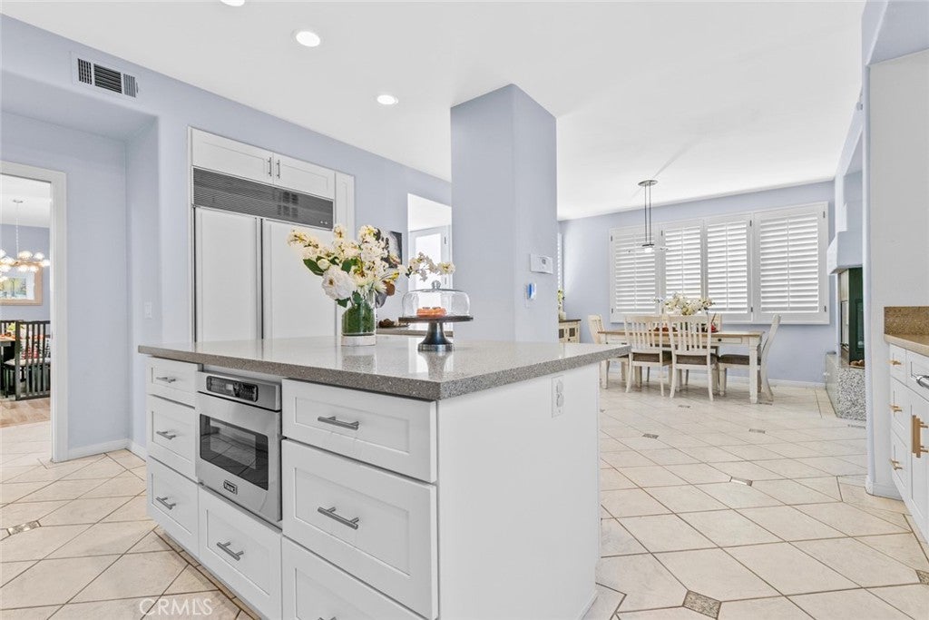 Chatsworth, California, 91311, United States, 5 Bedrooms Bedrooms, ,6 BathroomsBathrooms,Residential,Active,2015219