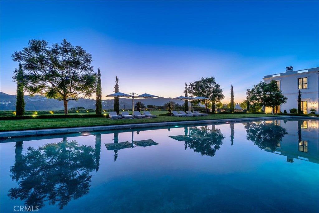Los Angeles, California, 90077, United States, 8 Bedrooms Bedrooms, ,12 BathroomsBathrooms,Residential,Active,1905105