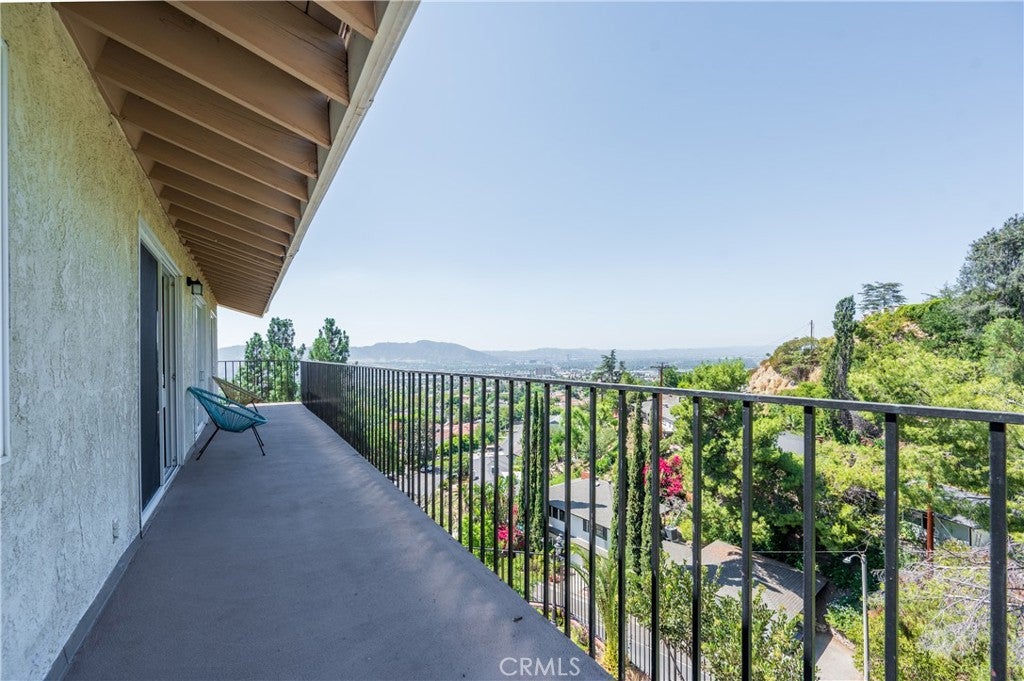 Burbank, California, 91501, United States, 5 Bedrooms Bedrooms, ,5 BathroomsBathrooms,Residential,Active,1943797