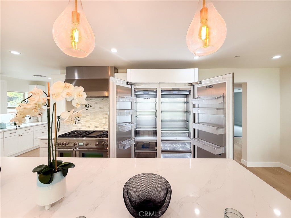 Pasadena, California, 91107, United States, 7 Bedrooms Bedrooms, ,8 BathroomsBathrooms,Residential,Active,1944066