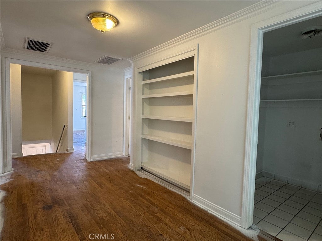 Los Angeles, California, 90036, United States, 5 Bedrooms Bedrooms, ,4 BathroomsBathrooms,Residential,Active,1952991