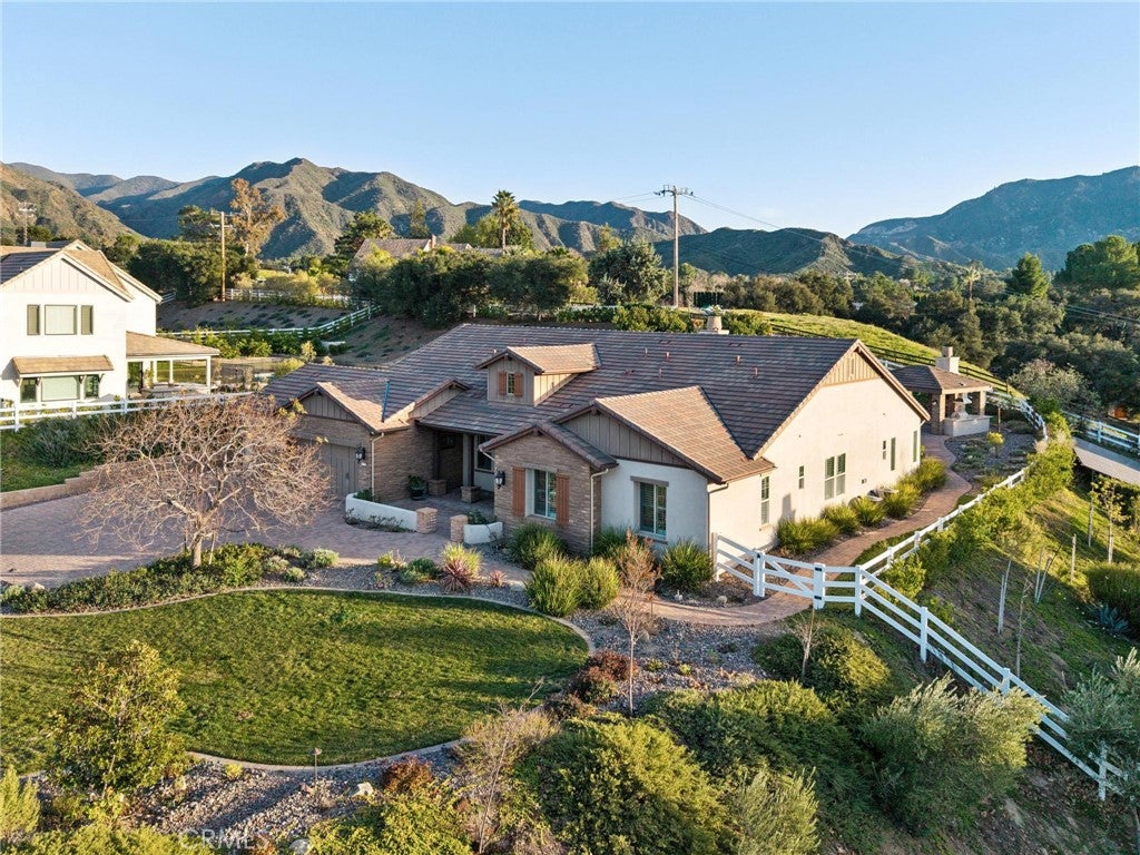 Canyon Country, California, 91387, United States, 3 Bedrooms Bedrooms, ,4 BathroomsBathrooms,Residential,Active,2015235