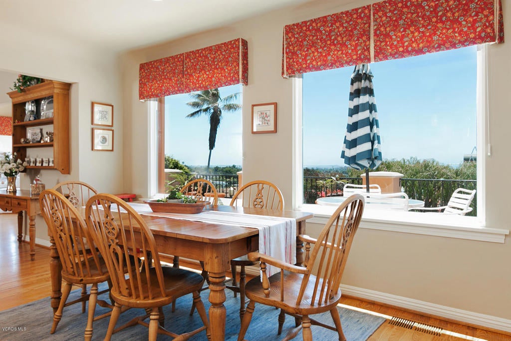 Ventura, California, 93001, United States, 4 Bedrooms Bedrooms, ,4 BathroomsBathrooms,Residential,Contingent,1944037