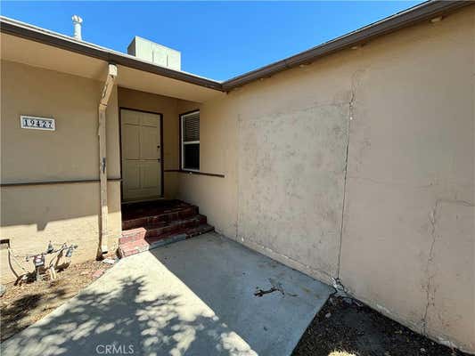 19427 WELBY WAY, RESEDA, CA 91335, photo 3 of 31