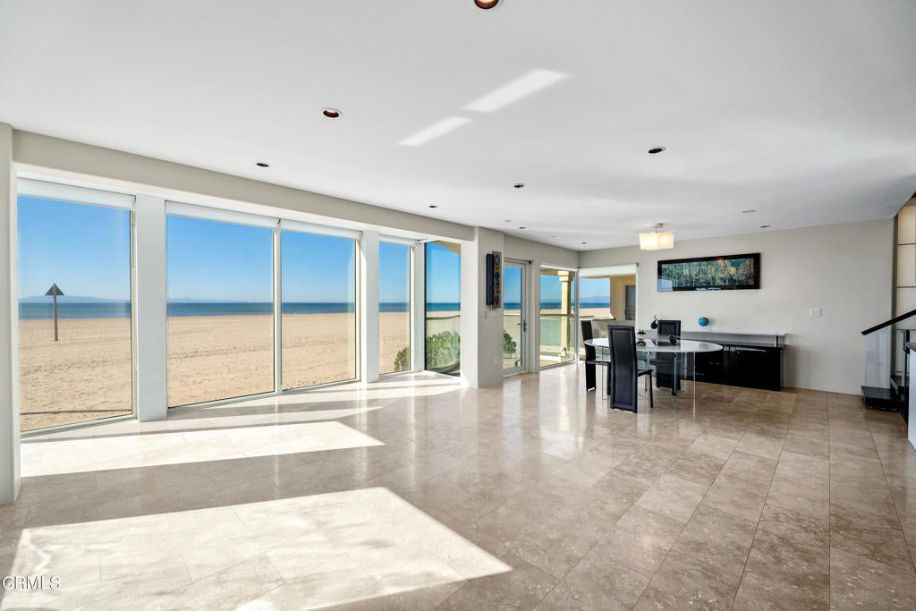 Oxnard, California, 93035, United States, 4 Bedrooms Bedrooms, ,5 BathroomsBathrooms,Residential,Active,1953419