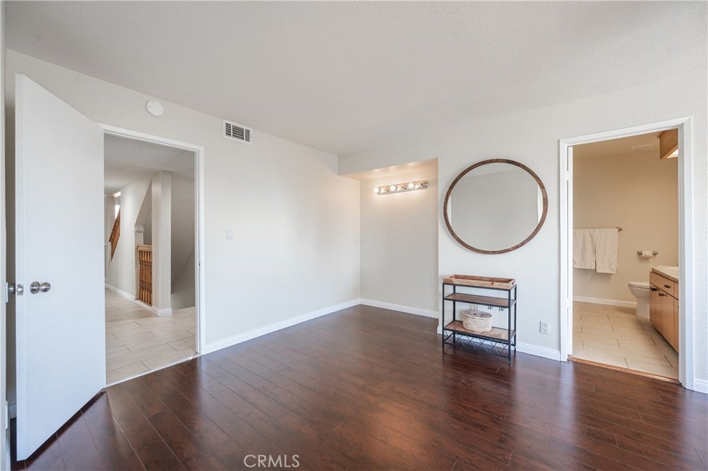 Burbank, California, 91501, United States, 5 Bedrooms Bedrooms, ,5 BathroomsBathrooms,Residential,Active,1943797