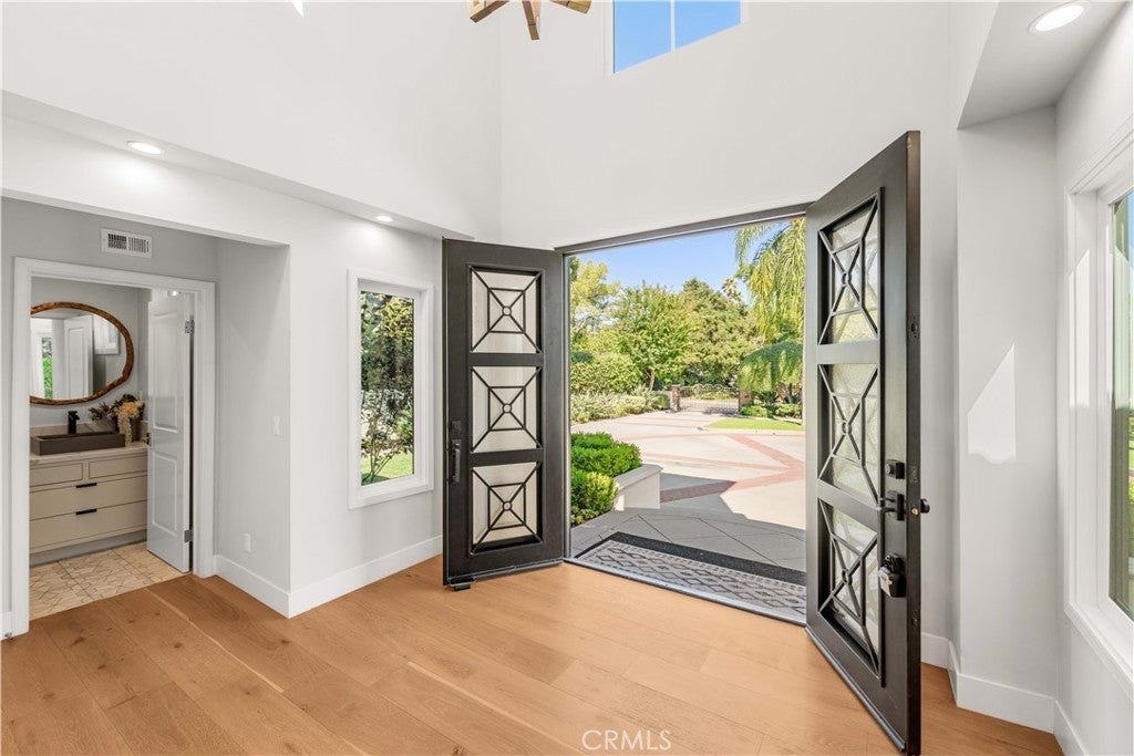 Pasadena, California, 91107, United States, 5 Bedrooms Bedrooms, ,6 BathroomsBathrooms,Residential,Active,1941367