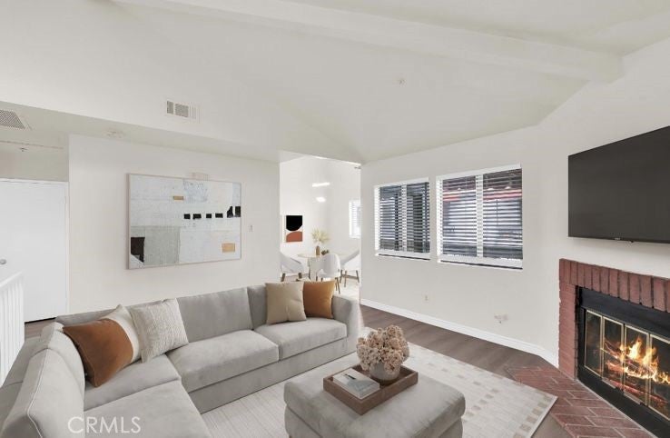 Los Angeles, California, 90039, United States, 4 Bedrooms Bedrooms, ,3 BathroomsBathrooms,Residential,Active,1892396