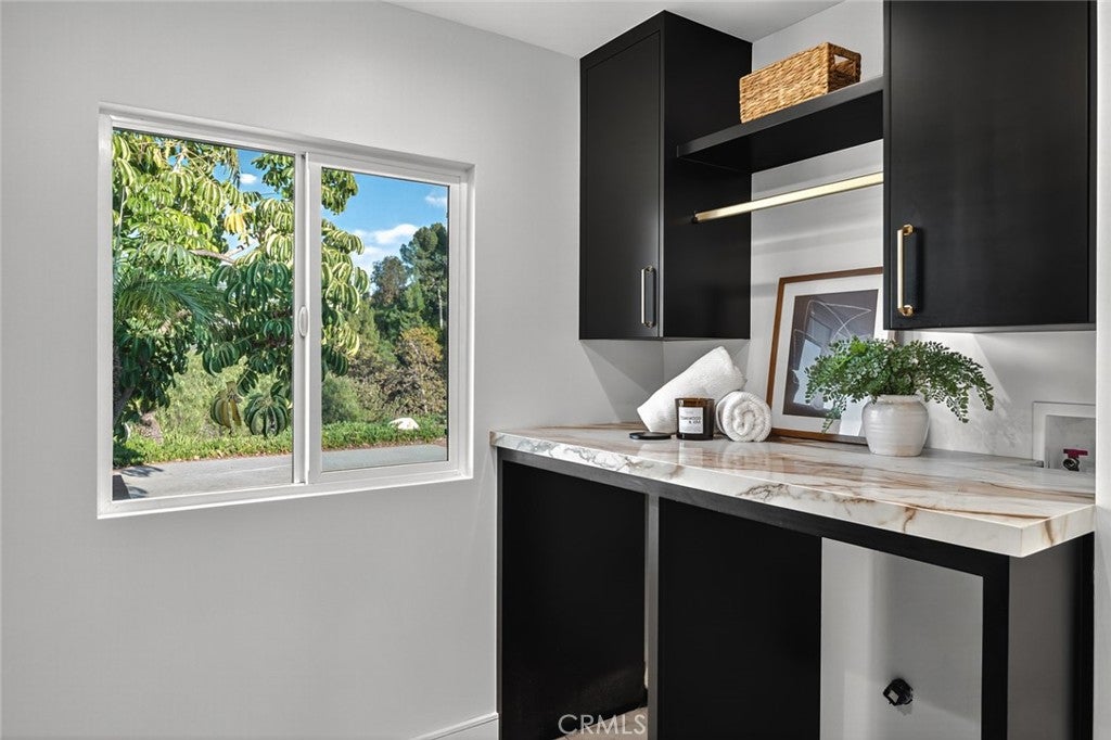 Anaheim, California, 92807, United States, 4 Bedrooms Bedrooms, ,3 BathroomsBathrooms,Residential,Active,1990042