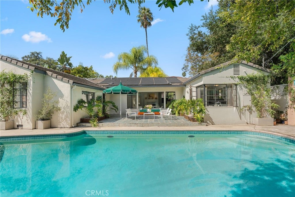 Los Angeles, California, 90027, United States, 3 Bedrooms Bedrooms, ,2 BathroomsBathrooms,Residential,Active,1953705