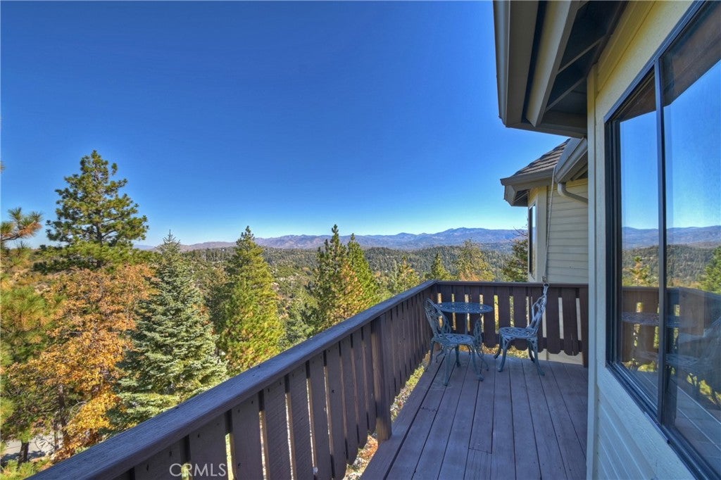 Lake Arrowhead, California, 92352, United States, 4 Bedrooms Bedrooms, ,3 BathroomsBathrooms,Residential,Active,1998581