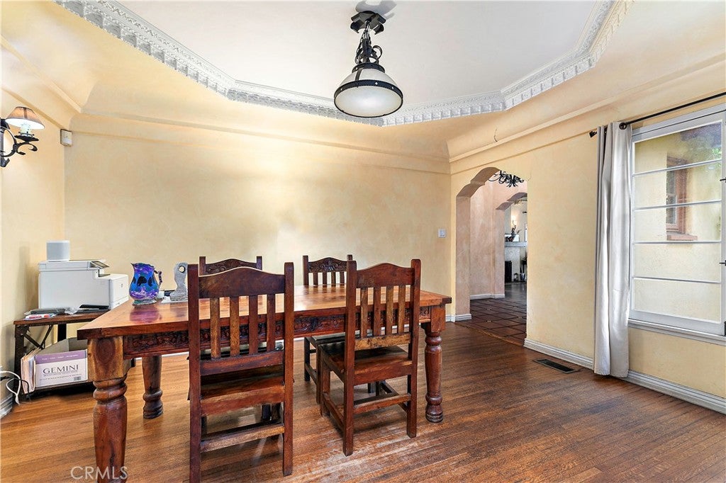 Los Angeles, California, 90035, United States, 3 Bedrooms Bedrooms, ,2 BathroomsBathrooms,Residential,Active,1922738