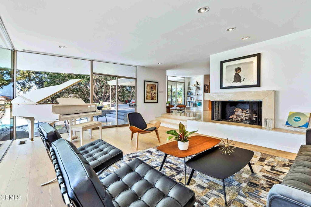 Pasadena, California, 91107, United States, 5 Bedrooms Bedrooms, ,5 BathroomsBathrooms,Residential,Active,1941341