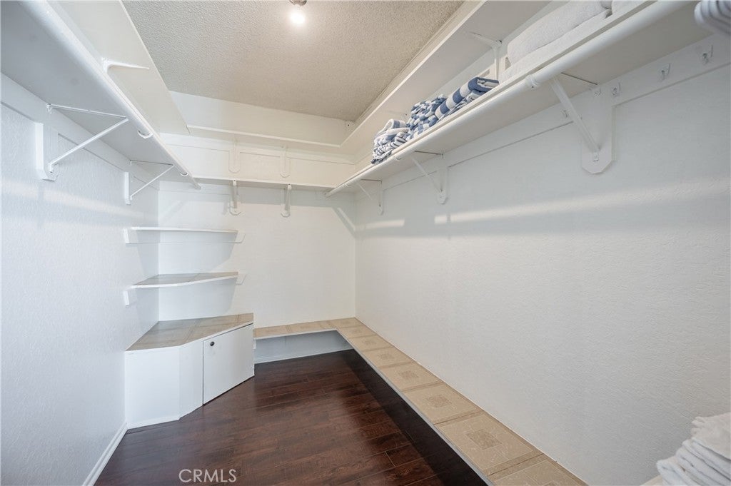 Burbank, California, 91501, United States, 5 Bedrooms Bedrooms, ,5 BathroomsBathrooms,Residential,Active,1943797