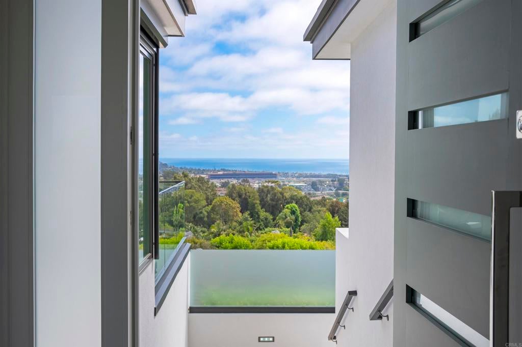 Del Mar, California, 92014, United States, 5 Bedrooms Bedrooms, ,6 BathroomsBathrooms,Residential,Active,1988452