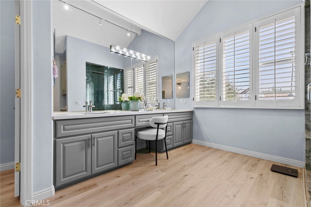 Chatsworth, California, 91311, United States, 5 Bedrooms Bedrooms, ,6 BathroomsBathrooms,Residential,Active,2015219