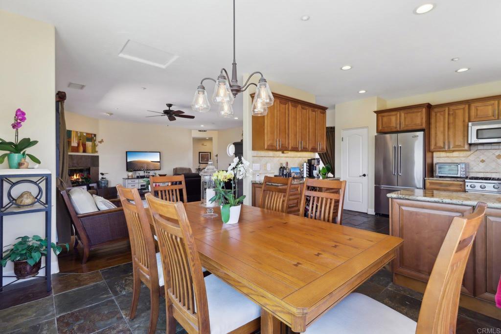 Fallbrook, California, 92028, United States, 3 Bedrooms Bedrooms, ,2 BathroomsBathrooms,Residential,Pending,1929395