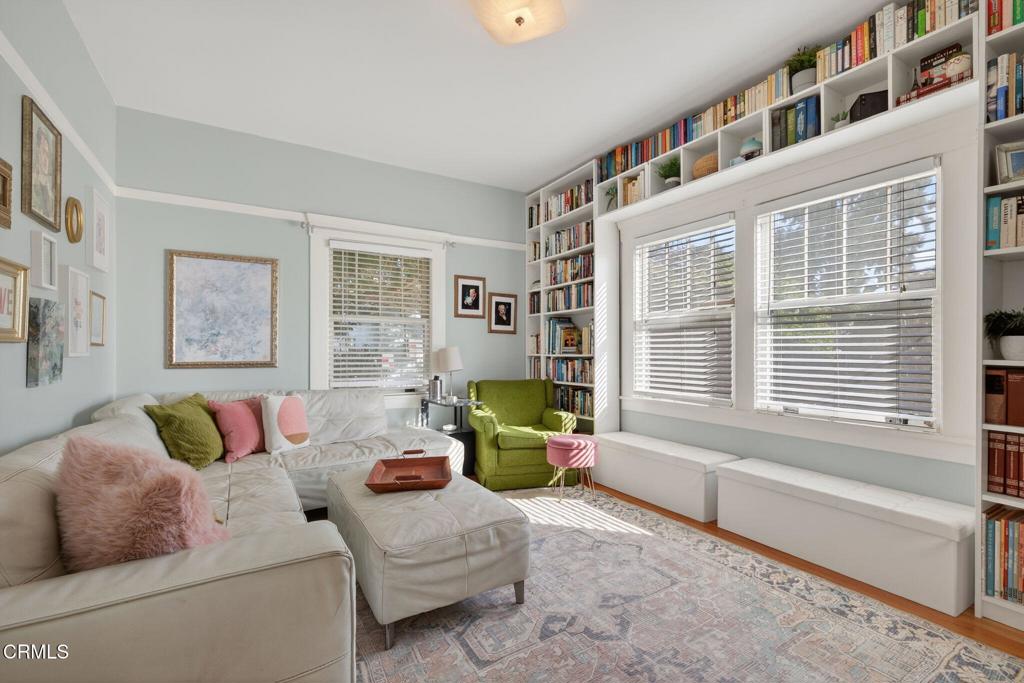 Oxnard, California, 93030, United States, 5 Bedrooms Bedrooms, ,2 BathroomsBathrooms,Residential,Active,1985561