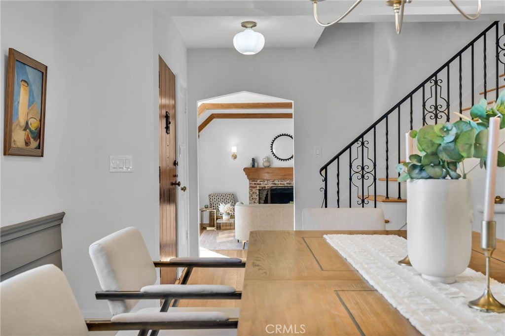 Glendale, California, 91202, United States, 3 Bedrooms Bedrooms, ,3 BathroomsBathrooms,Residential,Active,1967125