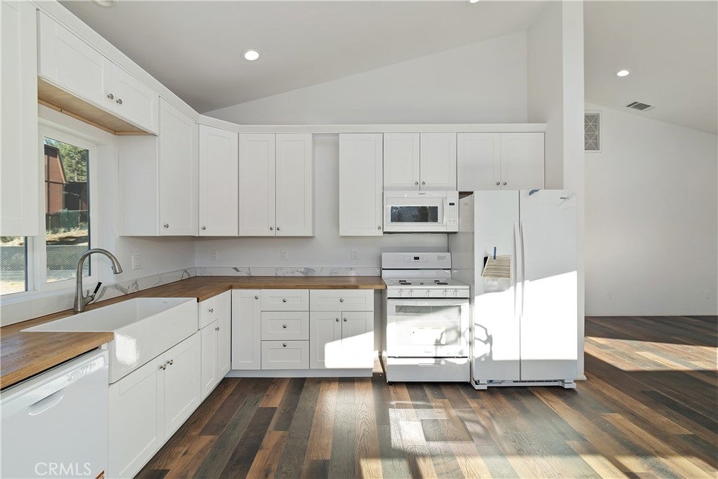 Big Bear City, California, 92314, United States, 7 Bedrooms Bedrooms, ,6 BathroomsBathrooms,Residential,Active,1998760