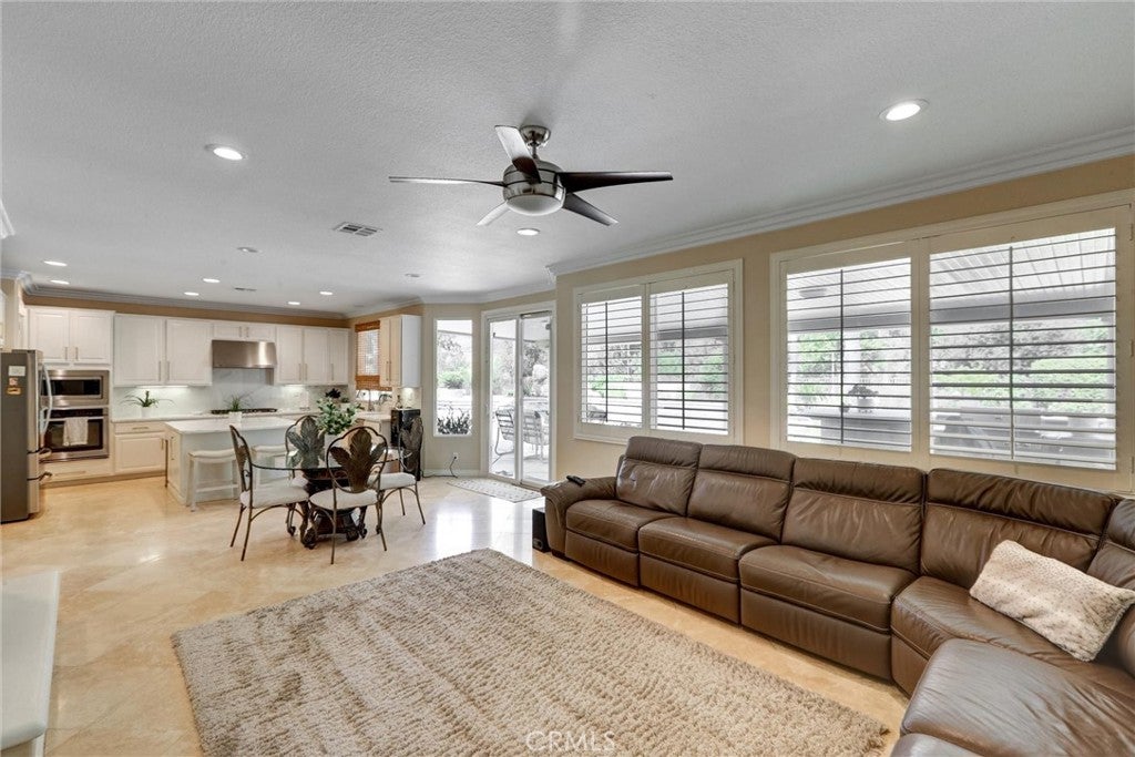 Murrieta, California, 92562, United States, 6 Bedrooms Bedrooms, ,5 BathroomsBathrooms,Residential,Active,1914833