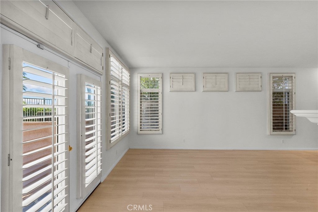 Canoga Park, California, 91304, United States, 5 Bedrooms Bedrooms, ,5 BathroomsBathrooms,Residential,Active,2006939