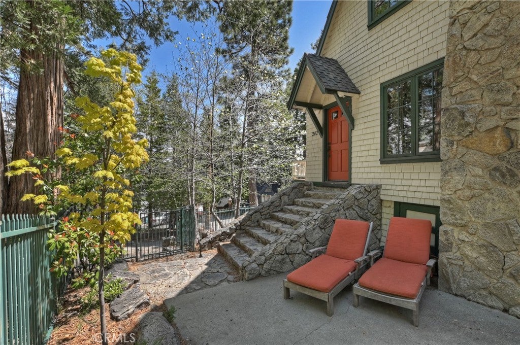 Lake Arrowhead, California, 92352, United States, ,4 BathroomsBathrooms,Residential,Active,1791398