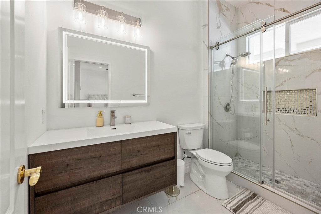 Rowland Heights, California, 91748, United States, 5 Bedrooms Bedrooms, ,6 BathroomsBathrooms,Residential,Pending,1986868