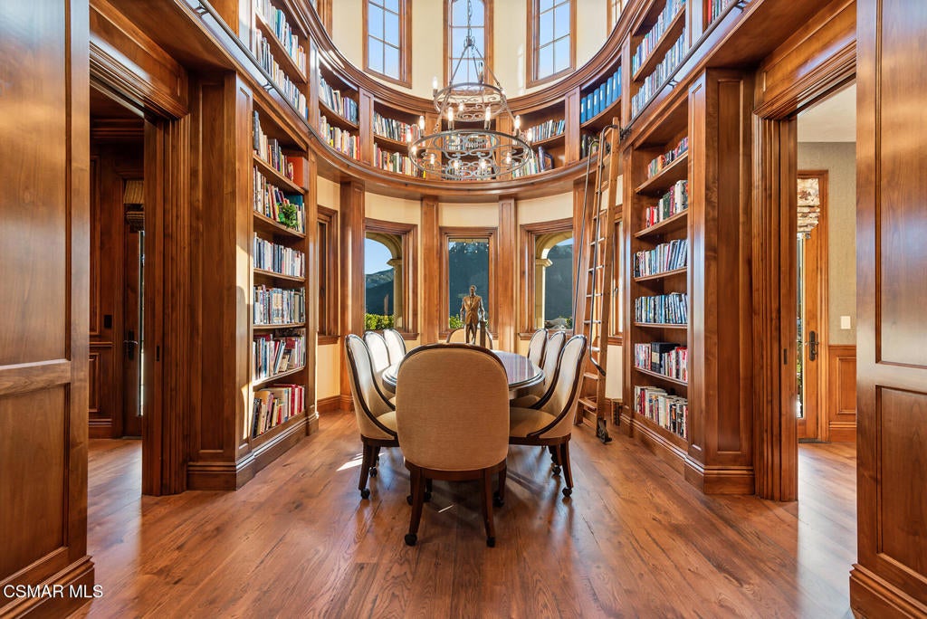 Thousand Oaks, California, 91361, United States, 7 Bedrooms Bedrooms, ,13 BathroomsBathrooms,Residential,Active,1748234