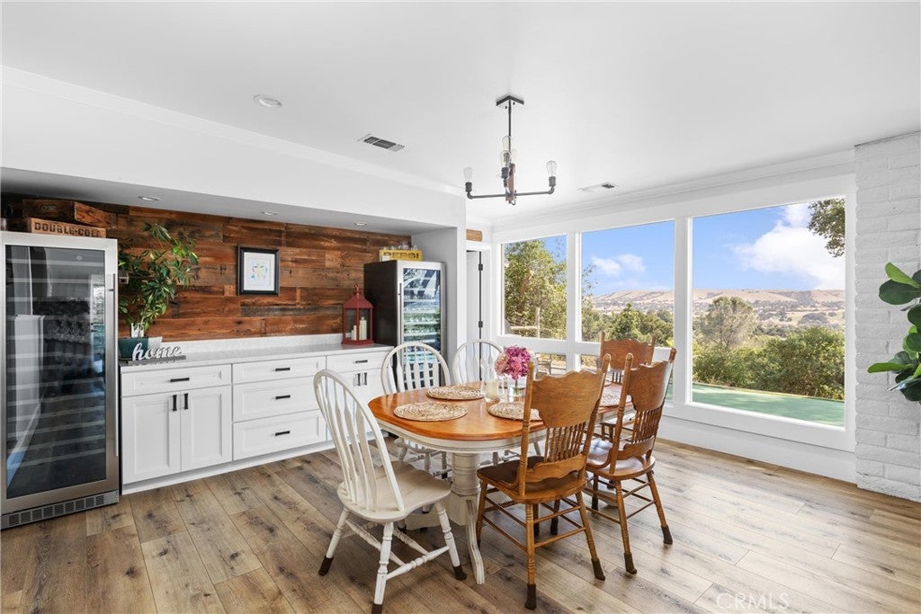 Atascadero, California, 93422, United States, 4 Bedrooms Bedrooms, ,2 BathroomsBathrooms,Residential,Active,1913985