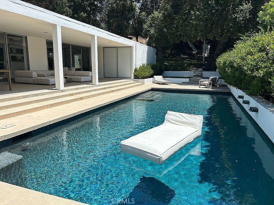 Pasadena, California, 91105, United States, 3 Bedrooms Bedrooms, ,3 BathroomsBathrooms,Residential,Active,2027742