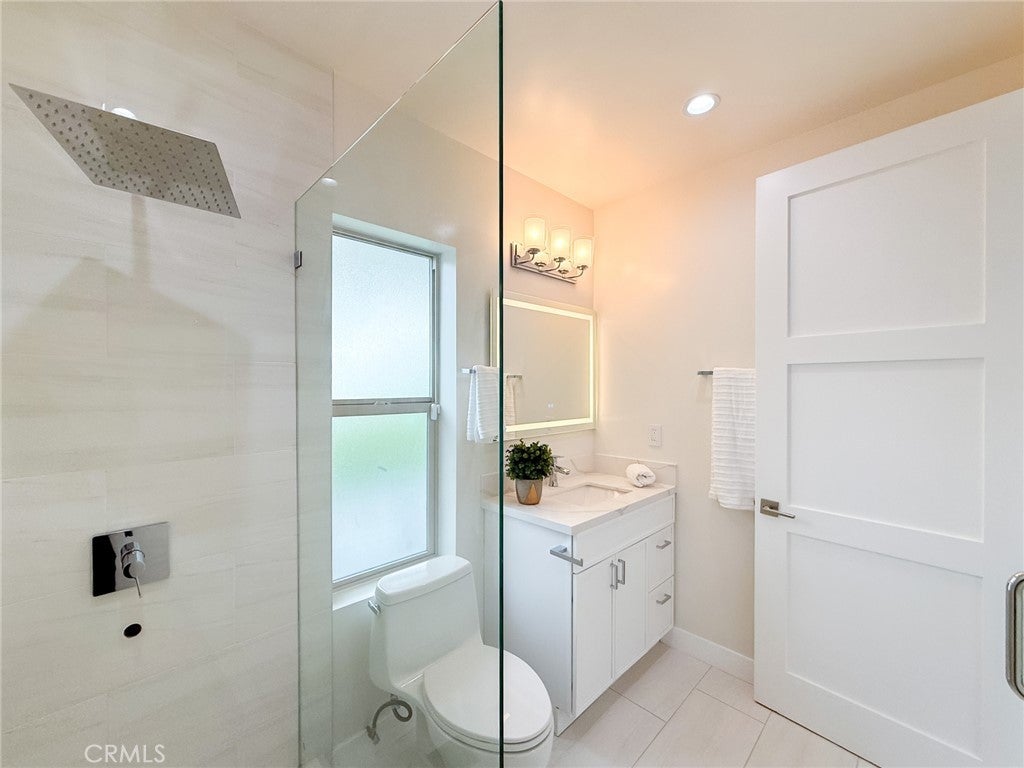 Pasadena, California, 91107, United States, 7 Bedrooms Bedrooms, ,8 BathroomsBathrooms,Residential,Active,1944066