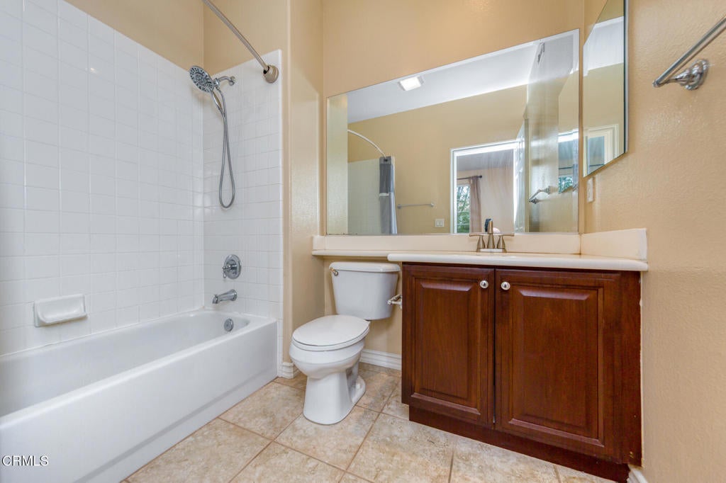 Newbury Park, California, 91320, United States, 5 Bedrooms Bedrooms, ,5 BathroomsBathrooms,Residential,Active,1914613