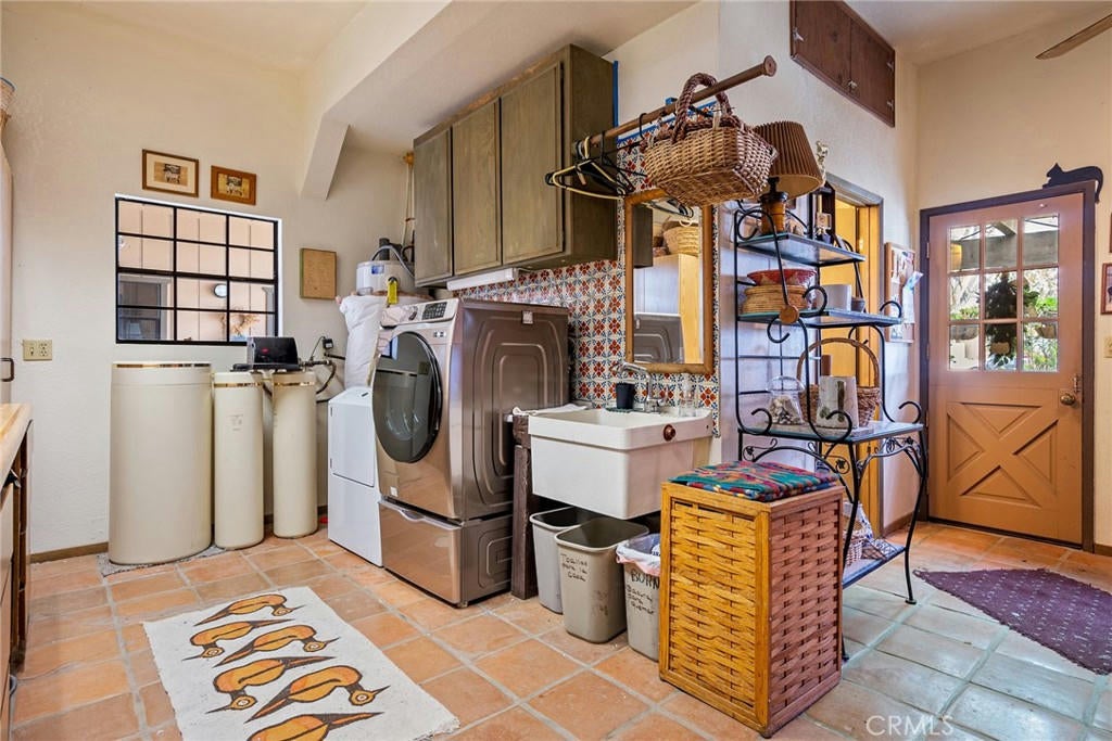 Paso Robles, California, 93446, United States, ,6 BathroomsBathrooms,Residential,Active,1769488