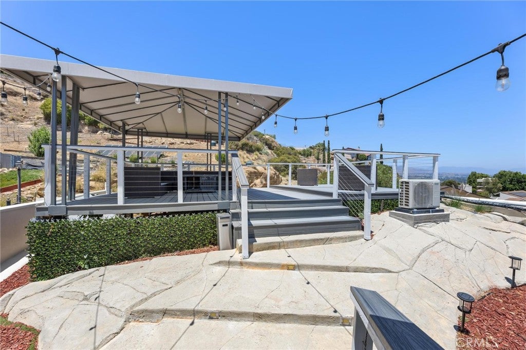 Chatsworth, California, 91311, United States, 4 Bedrooms Bedrooms, ,4 BathroomsBathrooms,Residential,Active,2011421