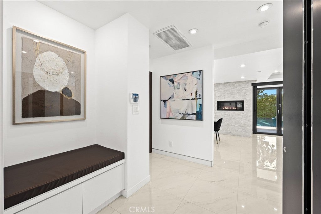 San Marino, California, 91108, United States, 4 Bedrooms Bedrooms, ,4 BathroomsBathrooms,Residential,Active,1909089