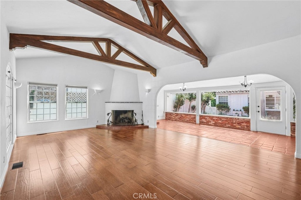 North Hollywood, California, 91602, United States, 3 Bedrooms Bedrooms, ,2 BathroomsBathrooms,Residential,Active,1914796