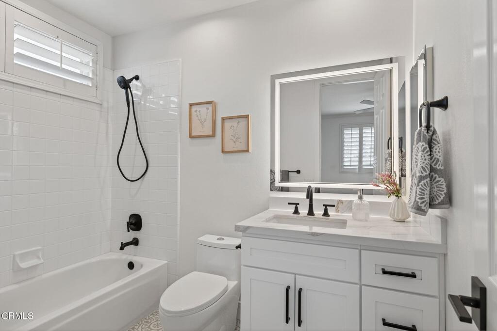 Camarillo, California, 93010, United States, 5 Bedrooms Bedrooms, ,5 BathroomsBathrooms,Residential,Active,1914809