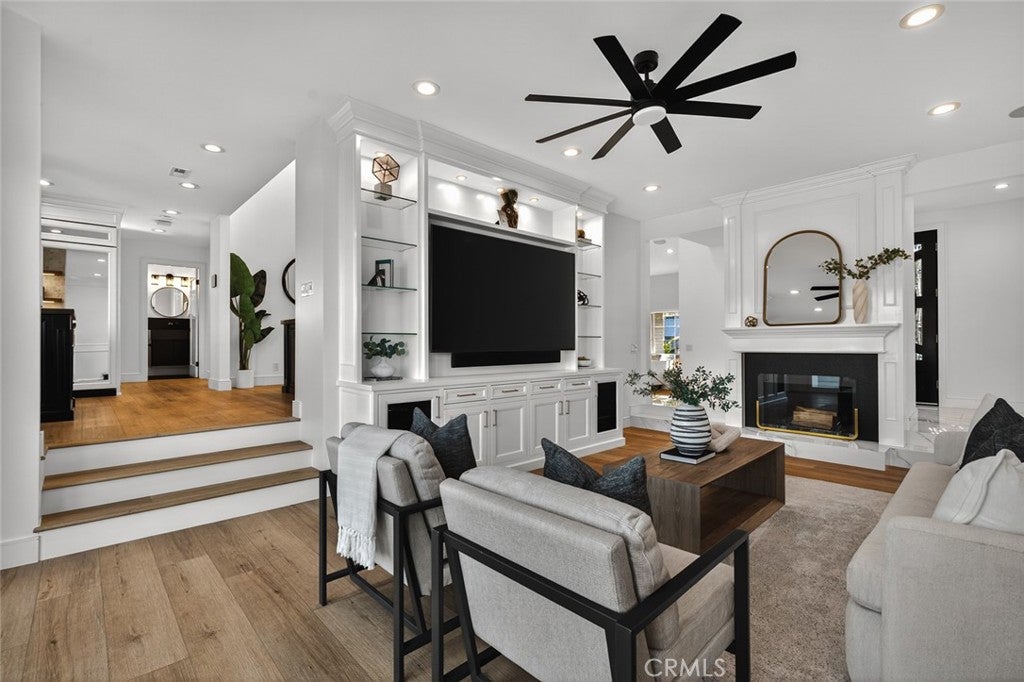 Anaheim, California, 92807, United States, 4 Bedrooms Bedrooms, ,3 BathroomsBathrooms,Residential,Active,1990042