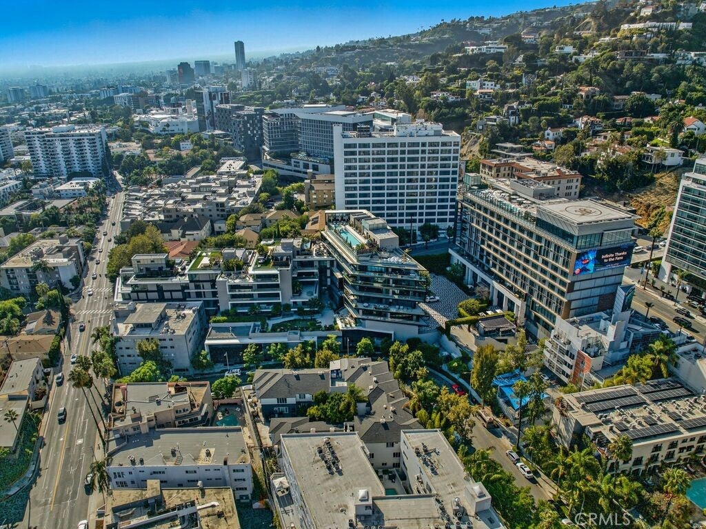 Los Angeles, California, 90069, United States, 2 Bedrooms Bedrooms, ,3 BathroomsBathrooms,Residential,Active,1995278