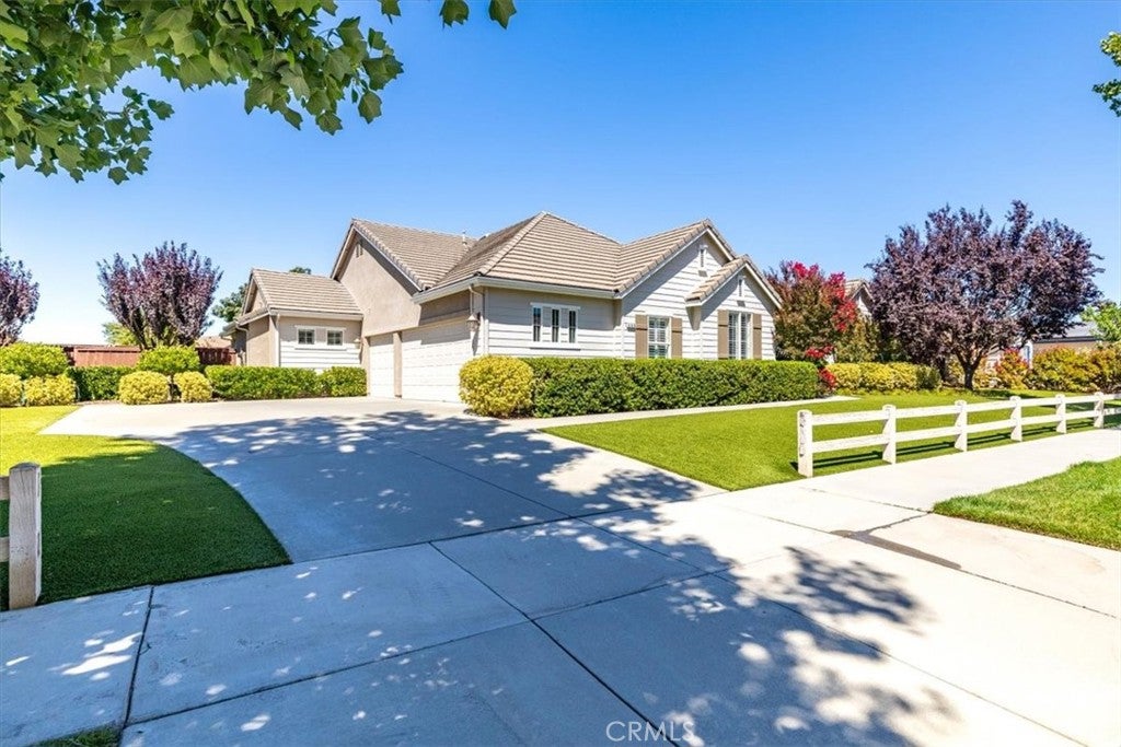 Paso Robles, California, 93446, United States, 4 Bedrooms Bedrooms, ,3 BathroomsBathrooms,Residential,Active,1914823