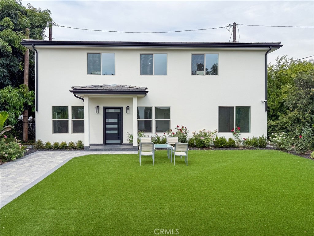 Pasadena, California, 91107, United States, 7 Bedrooms Bedrooms, ,8 BathroomsBathrooms,Residential,Active,1944066