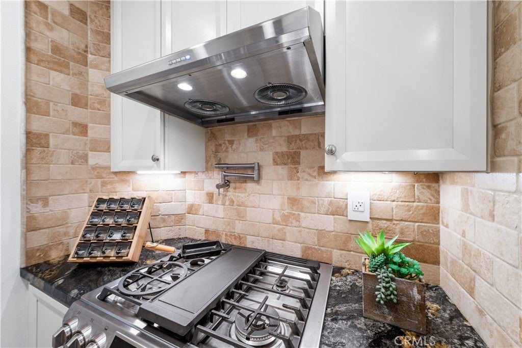 Yorba Linda, California, 92886, United States, 6 Bedrooms Bedrooms, ,7 BathroomsBathrooms,Residential,Active,1985877