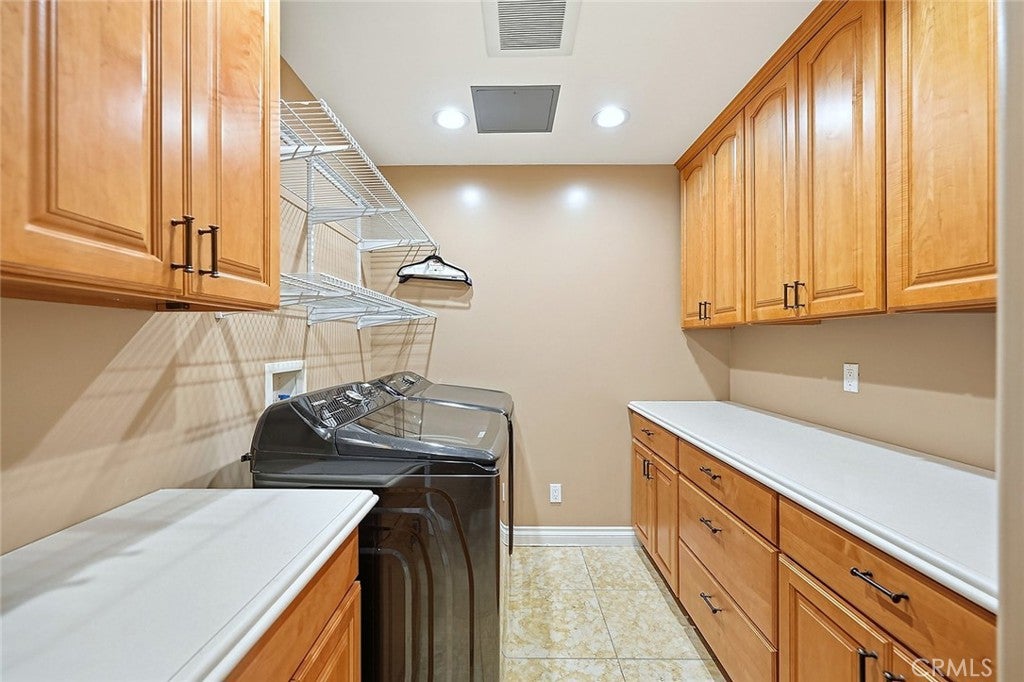 La Canada Flintridge, California, 91011, United States, 4 Bedrooms Bedrooms, ,5 BathroomsBathrooms,Residential,Active,2014608