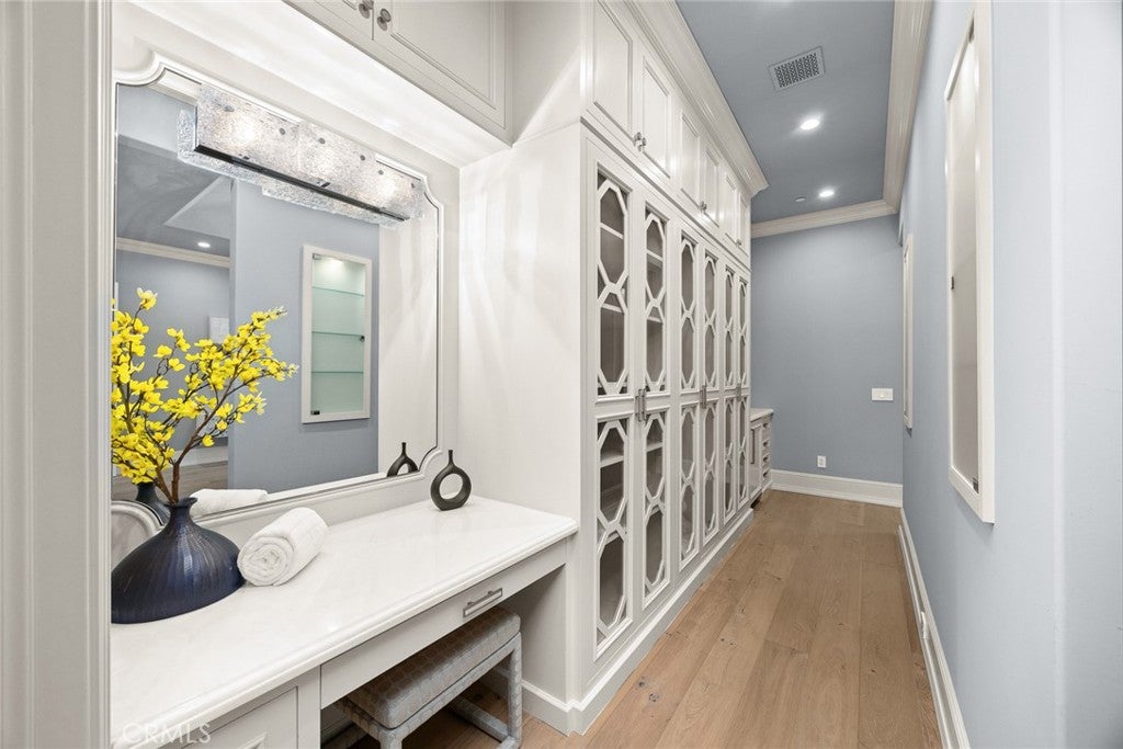 Arcadia, California, 91006, United States, 6 Bedrooms Bedrooms, ,8 BathroomsBathrooms,Residential,Active,1933891