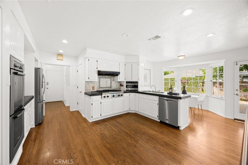 San Marino, California, 91108, United States, 4 Bedrooms Bedrooms, ,3 BathroomsBathrooms,Residential,Active,1993951