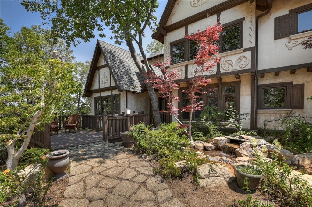 Lake Arrowhead, California, 92352, United States, 4 Bedrooms Bedrooms, ,5 BathroomsBathrooms,Residential,Active,1897983