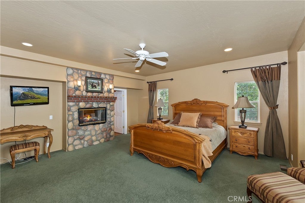 Lake Arrowhead, California, 92352, United States, ,5 BathroomsBathrooms,Residential,Active,1781875