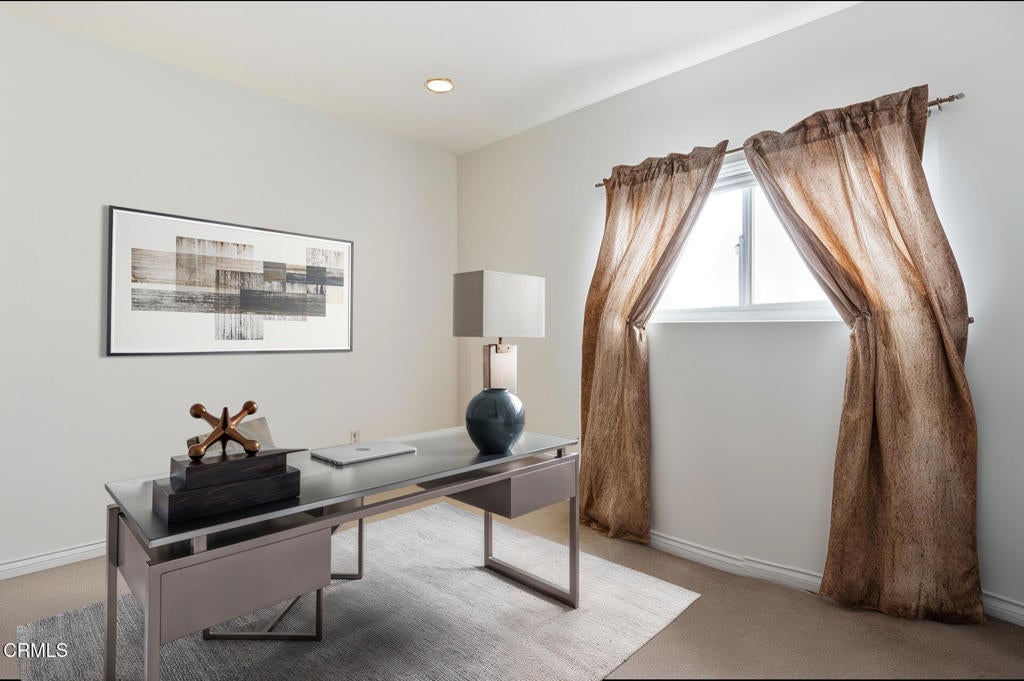 Ventura, California, 93003, United States, 4 Bedrooms Bedrooms, ,3 BathroomsBathrooms,Residential,Active,1990033